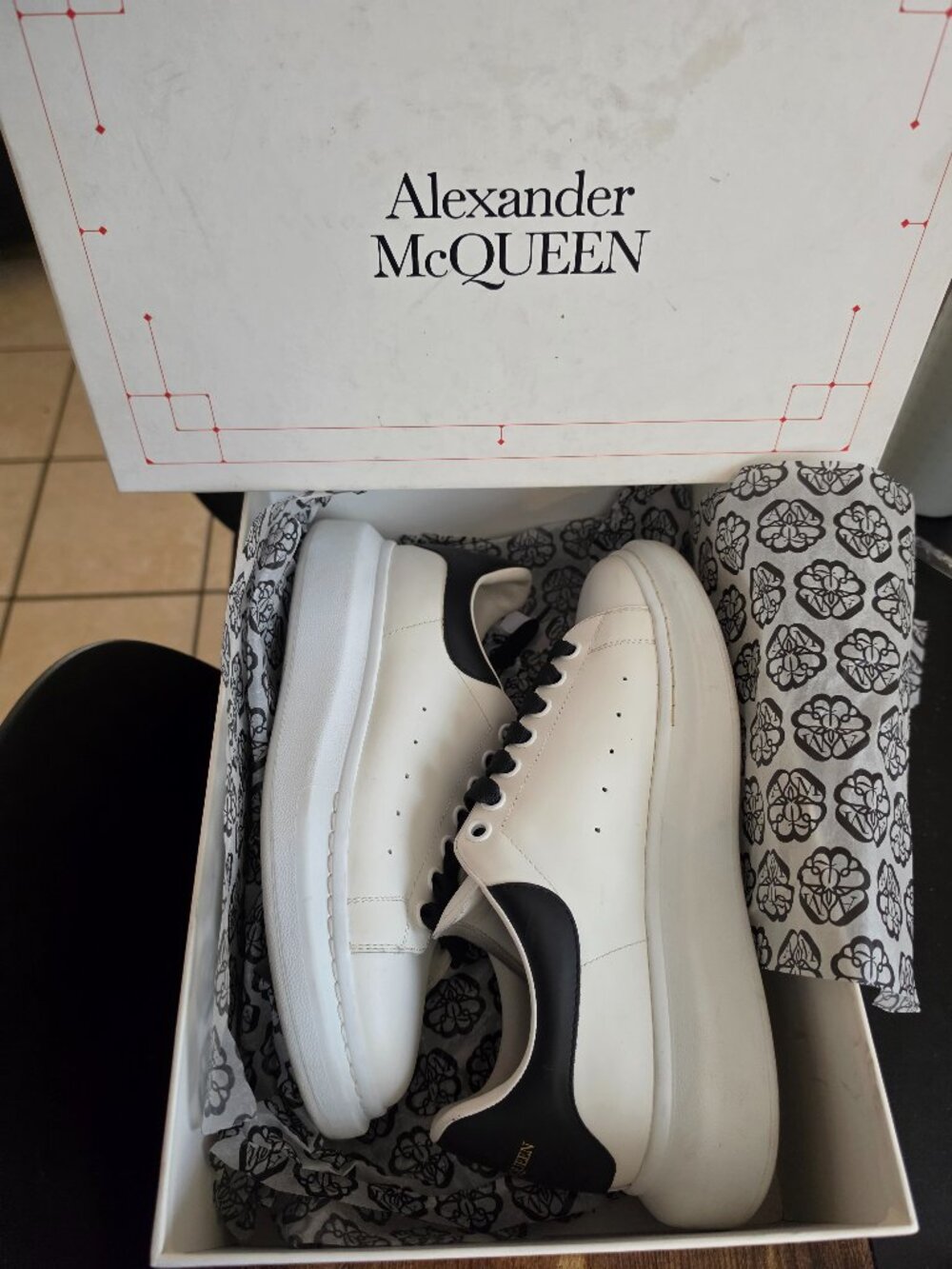 Mens' Alexander McQueen Sneakers size 43 (US 10)